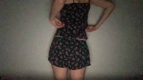 Snapshot of anise_rose chatting on December 11, 3:37 pm Anise online show from December 11, 3:37 pm