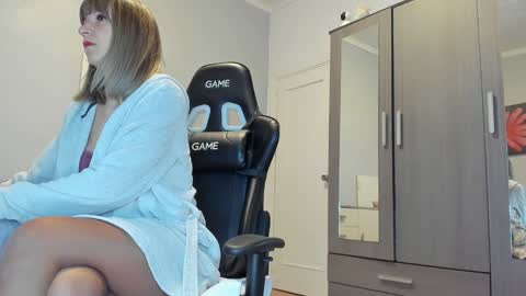 Snapshot of anisialuna_ chatting on January 3, 7:27 am Luna online show from January 3, 7:27 am