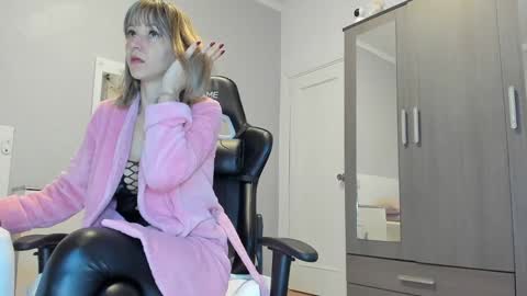 Snapshot of anisialuna_ chatting on January 15, 9:56 am Luna online show from January 15, 9:56 am