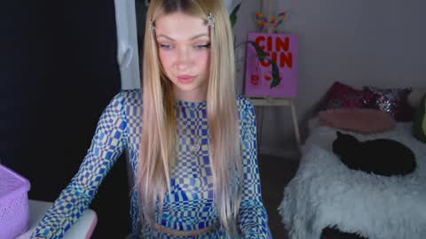 Snapshot of anita_moon_ chatting on April 9, 6:13 pm anita_moon_ online show from April 9, 6:13 pm