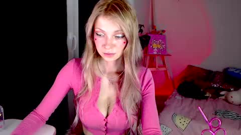 Snapshot of anita_moon_ chatting on May 7, 11:32 pm anita_moon_ online show from May 7, 11:32 pm