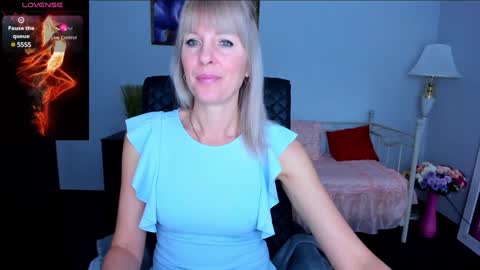 Snapshot of anita_tayson chatting on December 11, 6:58 am Anita online show from December 11, 6:58 am