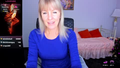 Snapshot of anita_tayson chatting on December 20, 10:05 am Anita online show from December 20, 10:05 am