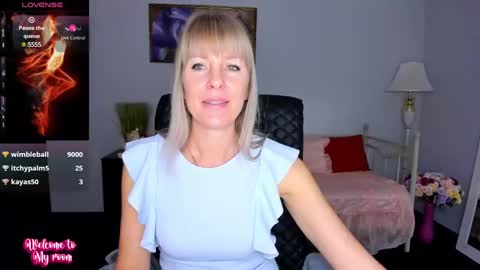 Snapshot of anita_tayson chatting on January 14, 10:17 am Anita online show from January 14, 10:17 am