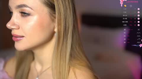 Snapshot of anitaraj_ chatting on March 11, 9:15 pm Im Anita thumb up me please its important online show from March 11, 9:15 pm