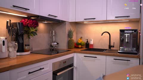 Snapshot of anitaraj_ chatting on November 22, 7:02 pm Im Anita thumb up me please its important online show from November 22, 7:02 pm