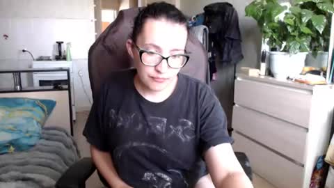 Snapshot of ankey_rayah chatting on June 21, 6:05 am Nameless online show from June 21, 6:05 am