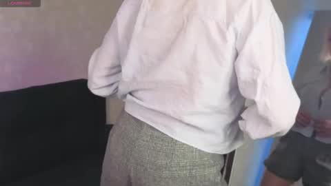 Snapshot of ann_annise chatting on March 3, 1:12 am ann_annise online show from March 3, 1:12 am