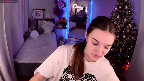 ann_woood online show from February 28, 8:26 am