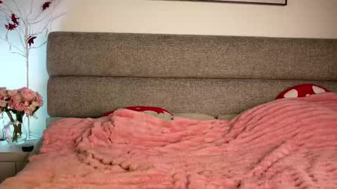 anna13121312 online show from March 3, 6:58 pm