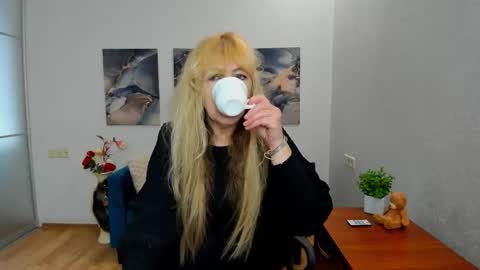 Anna Ditrih online show from March 30, 11:33 am