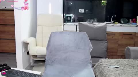 Anna online show from March 17, 12:52 pm