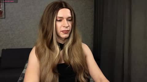 Snapshot of anna_inheart chatting on April 21, 4:12 pm Anna online show from April 21, 4:12 pm