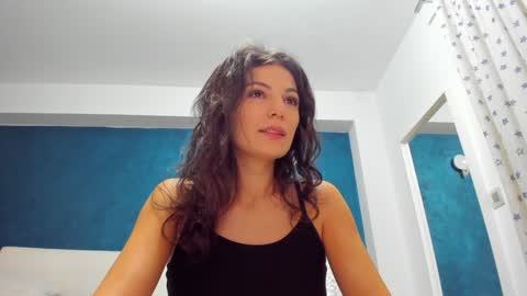 Snapshot of anna_lewis chatting on December 10, 10:06 am Anna online show from December 10, 10:06 am