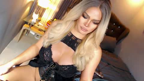 Snapshot of anna_mclaine chatting on June 20, 12:36 am Miss Anna online show from June 20, 12:36 am