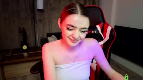 Snapshot of anna_nickol chatting on March 4, 7:01 pm Anna online show from March 4, 7:01 pm