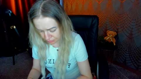 anna_snow9 online show from June 1, 5:31 am