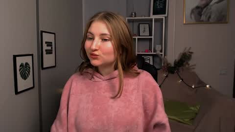 Snapshot of anna_sunshines chatting on December 5, 5:06 pm Anna pvt is open online show from December 5, 5:06 pm