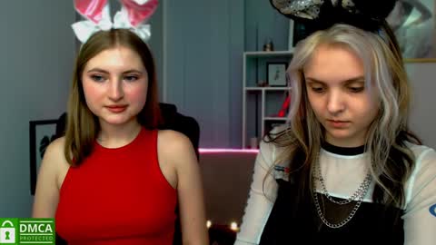 Snapshot of anna_sunshines chatting on December 9, 5:08 pm Anna pvt is open online show from December 9, 5:08 pm