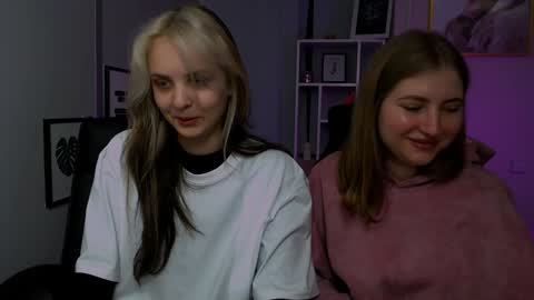 Snapshot of anna_sunshines chatting on December 17, 11:06 am Anna pvt is open online show from December 17, 11:06 am