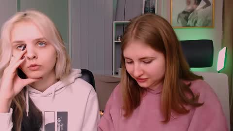 Snapshot of anna_sunshines chatting on December 24, 3:05 pm Anna pvt is open online show from December 24, 3:05 pm