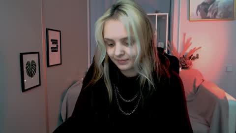 Snapshot of anna_sunshines chatting on January 13, 1:17 pm Anna pvt is open online show from January 13, 1:17 pm