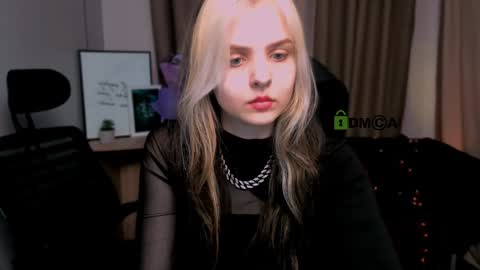 Snapshot of anna_sunshines chatting on January 20, 2:25 pm Anna pvt is open online show from January 20, 2:25 pm