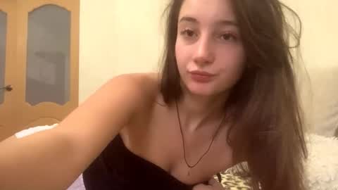 Snapshot of annabelfanelle chatting on November 5, 6:46 am Emily online show from November 5, 6:46 am