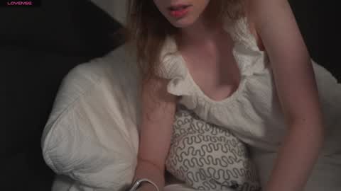 Snapshot of annabisoux chatting on September 23, 12:13 am Anna online show from September 23, 12:13 am