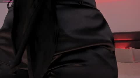 Snapshot of annabrooks_ chatting on December 21, 11:12 pm Anna Brooks online show from December 21, 11:12 pm