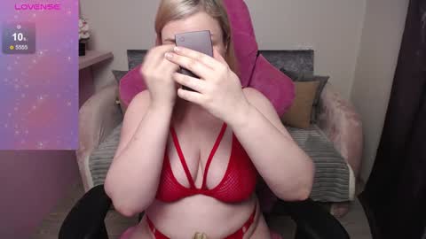 Snapshot of annacherri chatting on January 21, 3:04 am AnnaCherri online show from January 21, 3:04 am