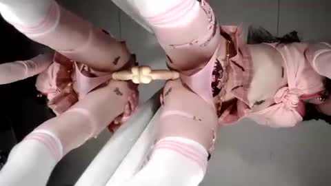 Anna Evodees  online show from December 8, 8:09 am