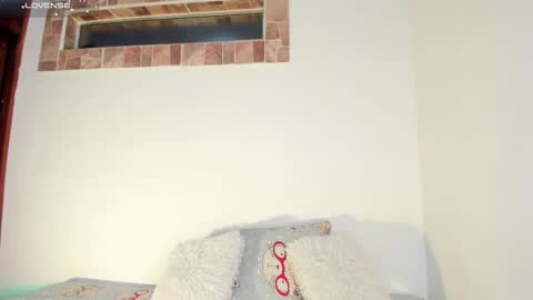 annafoox_ online show from November 1, 1:40 am