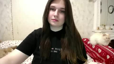 Anna online show from April 18, 1:48 pm