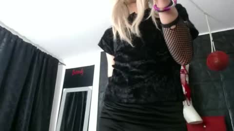 Anne online show from October 30, 8:38 am