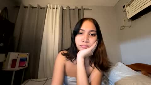 anne_chanelx online show from April 13, 9:42 pm