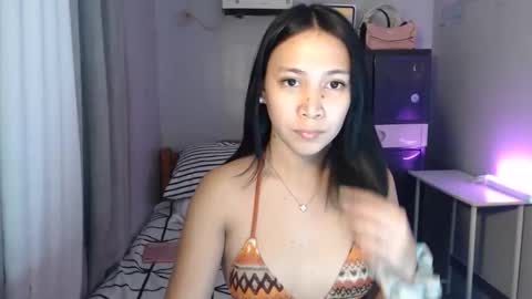 anne_chanelx online show from May 11, 3:51 pm