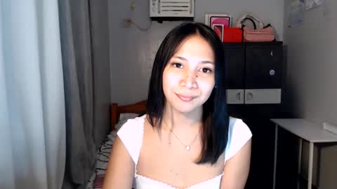 anne_chanelx online show from May 21, 6:59 pm
