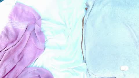 Snapshot of anne_julienne chatting on December 24, 2:22 pm online show from December 24, 2:22 pm