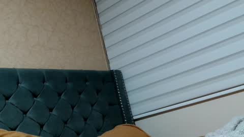 Snapshot of anne_julienne chatting on September 17, 11:39 pm online show from September 17, 11:39 pm