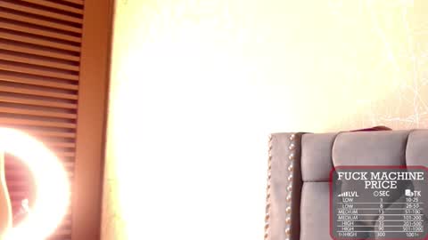 Snapshot of anne_julienne chatting on November 11, 2:00 am online show from November 11, 2:00 am