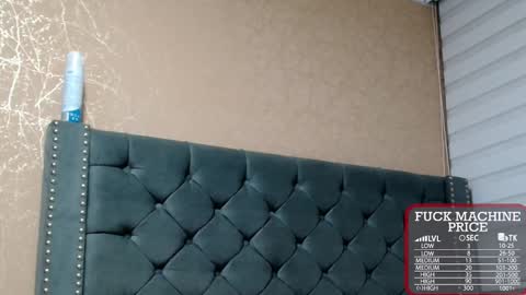 Snapshot of anne_julienne chatting on November 14, 1:26 am online show from November 14, 1:26 am