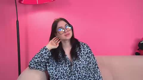 Snapshot of anneavery chatting on October 18, 8:37 am Anne online show from October 18, 8:37 am