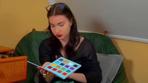 Snapshot of anneavery chatting on October 28, 7:01 am Anne online show from October 28, 7:01 am