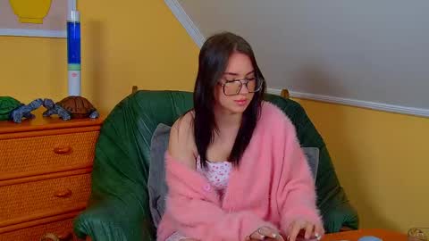 Snapshot of anneavery chatting on November 14, 8:02 am Anne online show from November 14, 8:02 am