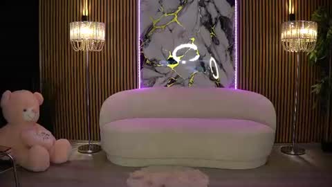 Snapshot of anneswhite chatting on July 20, 10:39 am Ana online show from July 20, 10:39 am