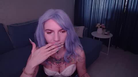 Snapshot of annetenet chatting on October 1, 9:15 am Annet online show from October 1, 9:15 am