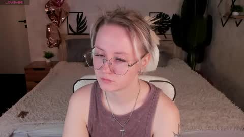 Joyce Howard online show from March 30, 2:34 am