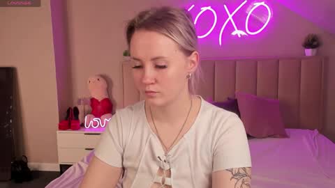 Joyce Howard online show from April 8, 2:22 am