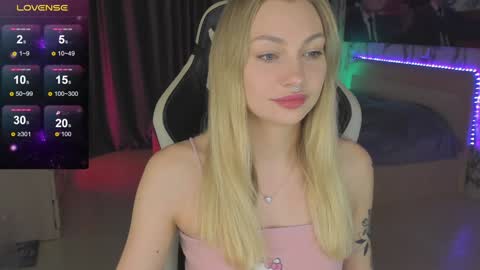 Annie online show from December 15, 3:13 am